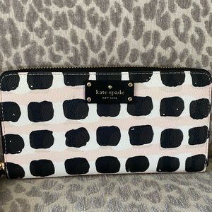 Kate Spade light pink and black wallet